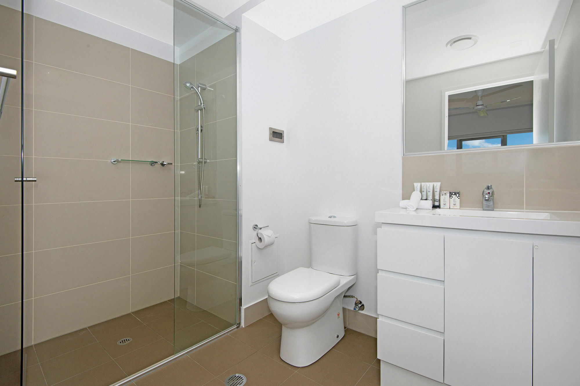 Allure Hotel & Apartments Таунсвилл Экстерьер фото