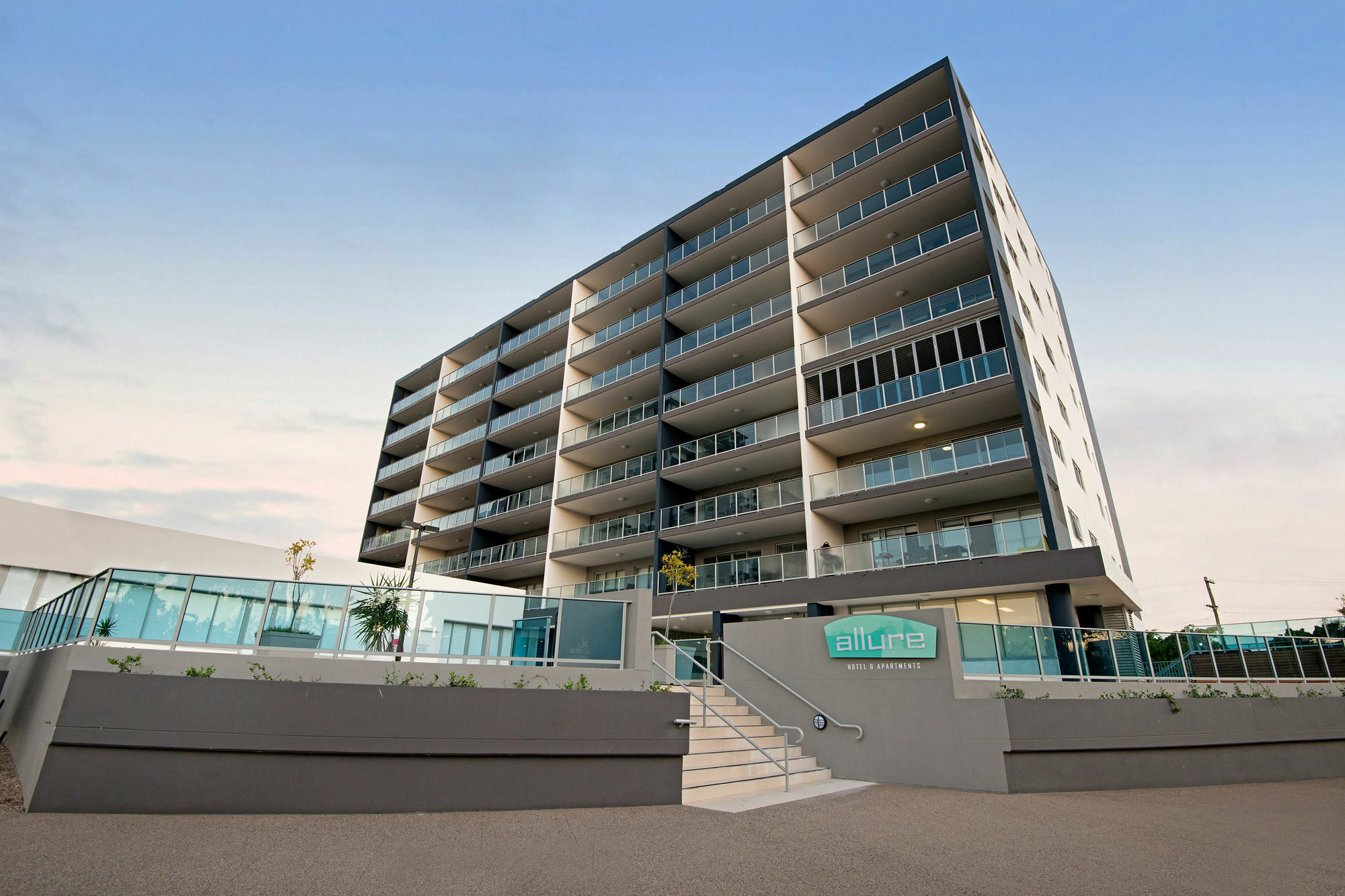 Allure Hotel & Apartments Таунсвилл Экстерьер фото